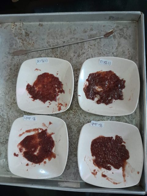 Sampel selai stroberi untuk uji proksimat